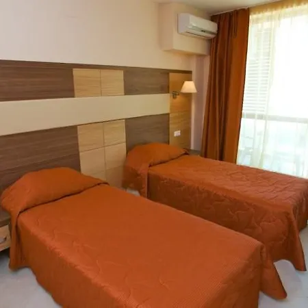 מלון Briz - Seabreeze סאני ביץ'