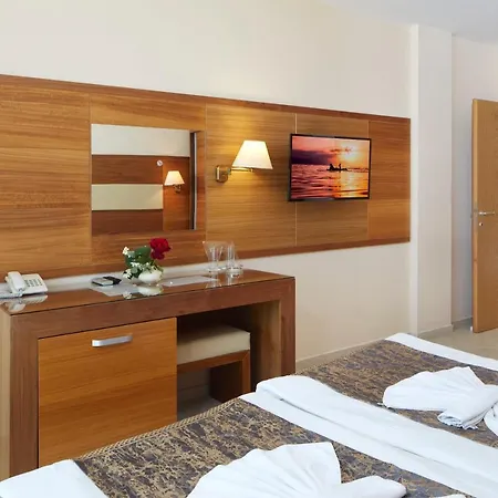 מלון Briz - Seabreeze סאני ביץ'